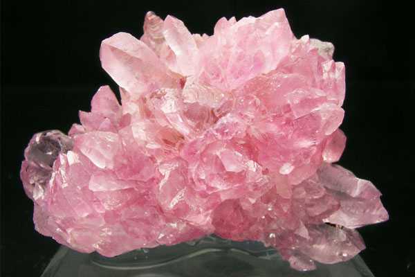 розовый кварц свойства камня